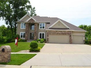 131 Greenfield St NE, Cedar Rapids, IA 52402