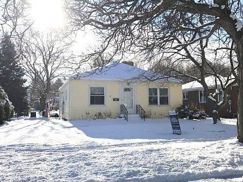 2nd image of 1761 W 27th St