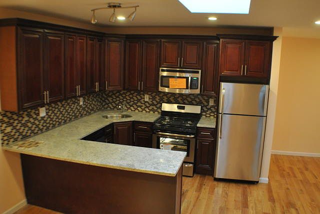 2nd image of 2537 E 6th St