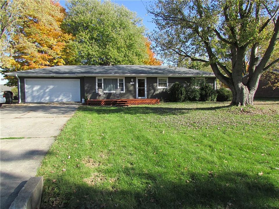 1st image of 198 N Center Ln