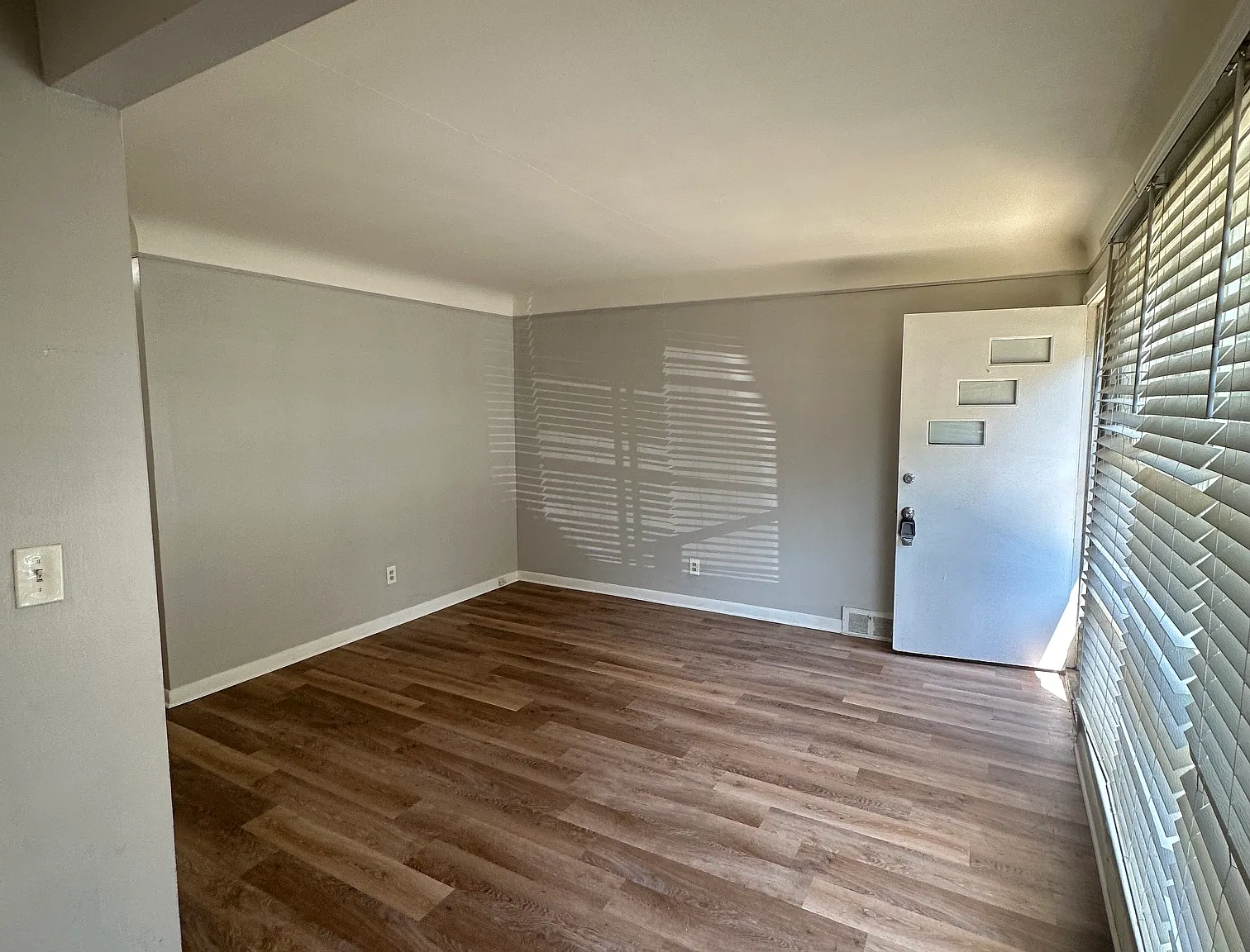 2 bed, 700 sqft, $1,350 — Photo 4