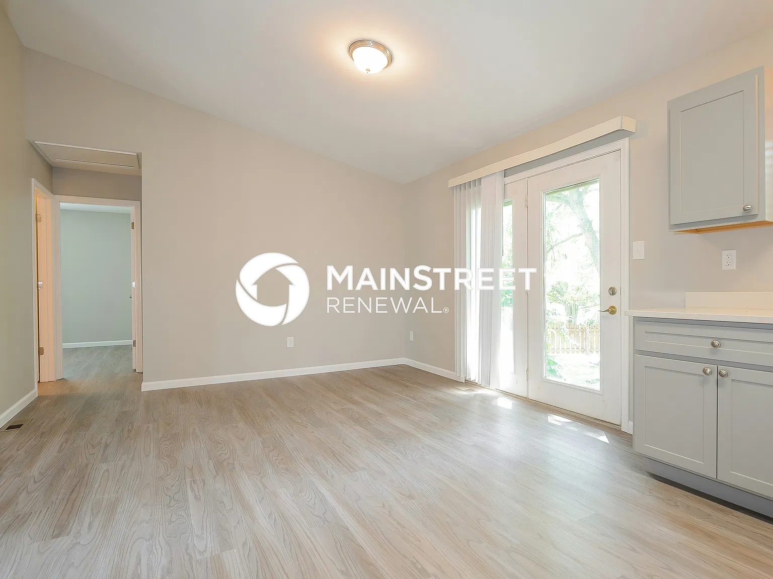 1107 Spencer Rd — Photo 2