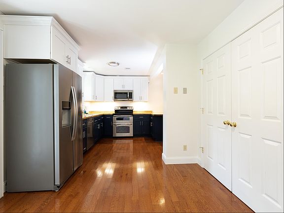 3rd image of 2341 Peachwood Cir NE