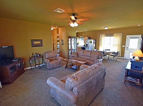 3rd image of 140 Ivy Ln