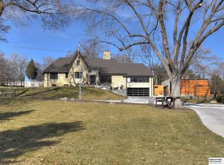 7814 Pierce Cir, Omaha, NE 68124
