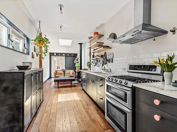 162 10th St, Brooklyn, NY 11215