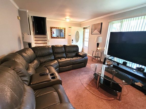 2nd image of 22736 Lakeshore Dr