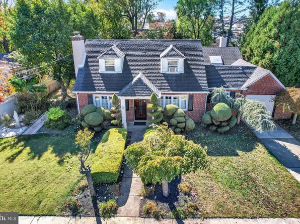 726 Emerson St, Philadelphia, PA 19111