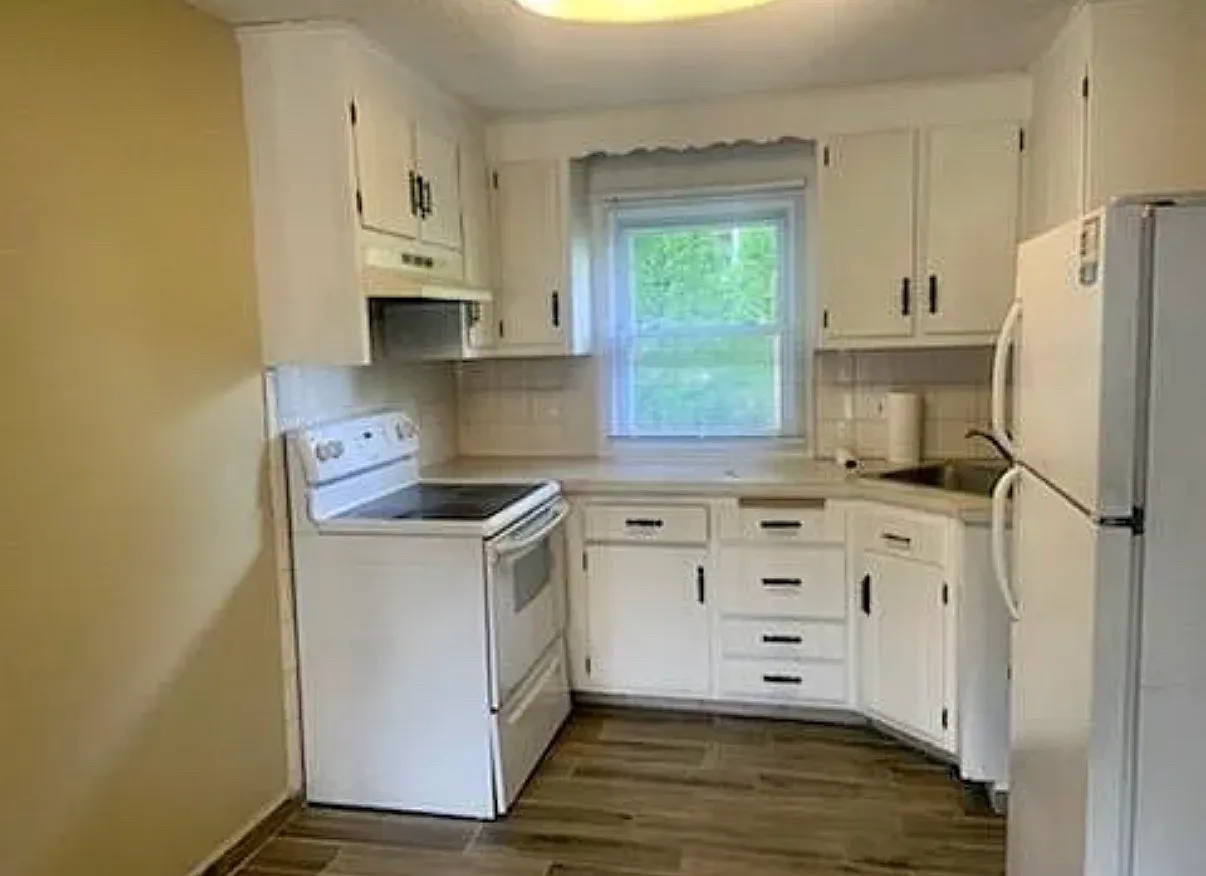 1 bed, $1,050 — Photo 4