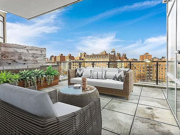 4th image of 344 E 110th St APT 10A