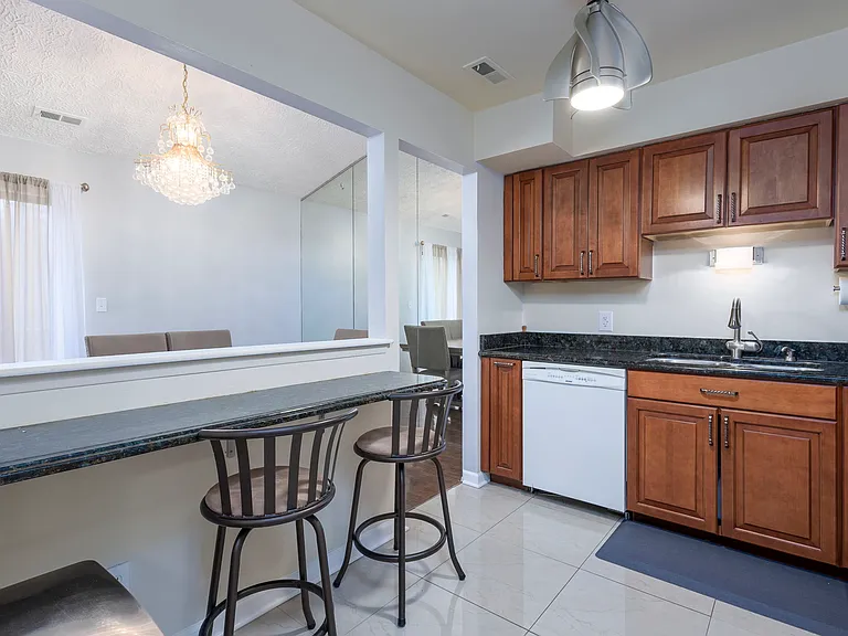 24285 Evergreen Rd — Photo 8