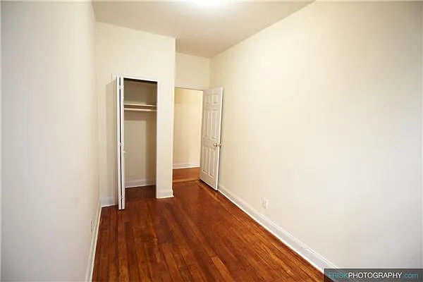 Rented by Siderow Residential Group | media 17