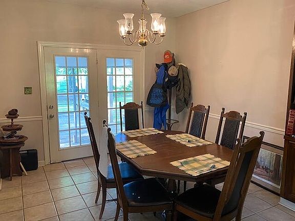 3rd image of 140 Lake Valley Dr