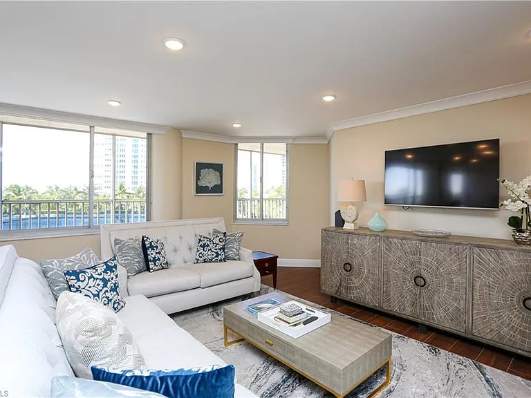 4041 Gulf Shore Blvd N #305 — Photo 4