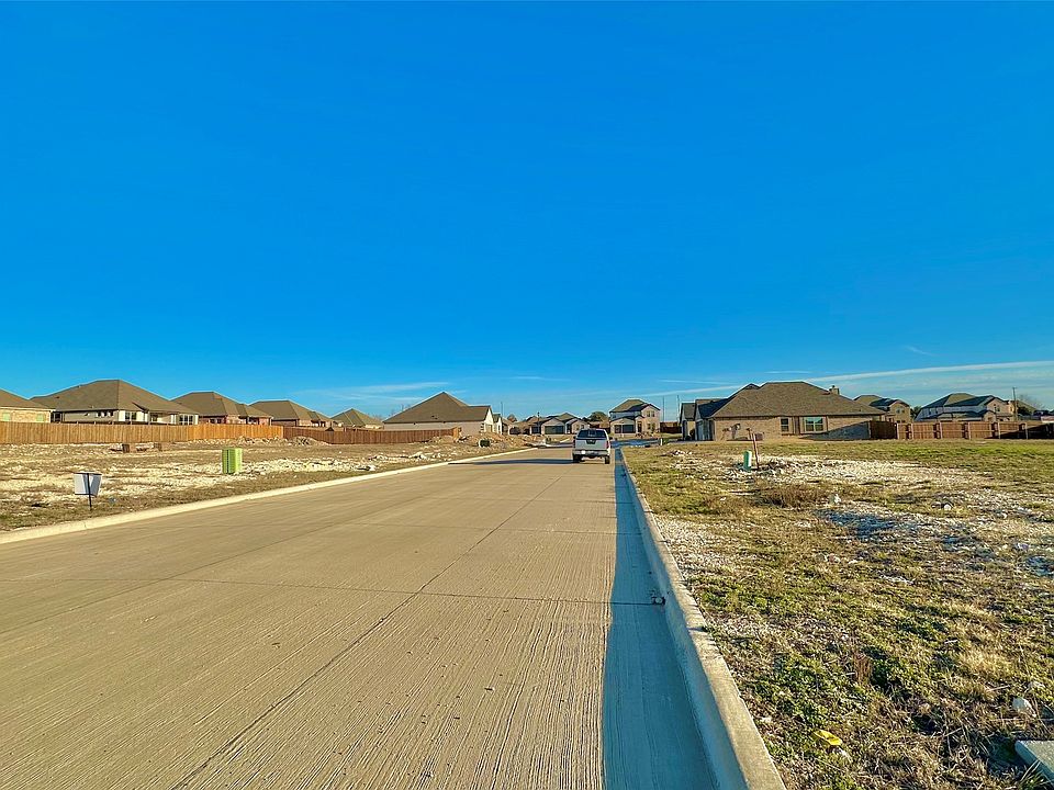 2nd image of 703 Broken Bow Ln