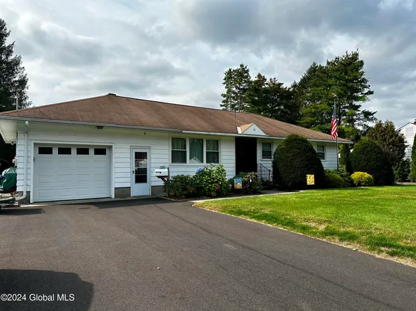 28 W Mechanic Street, Corinth, NY 12822
