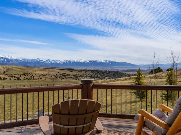 330 Yucca Pass Rd, Manhattan, MT 59741
