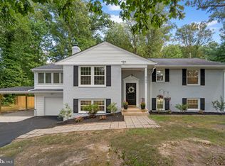 8605 Ardfour Ln, Annandale, VA 22003