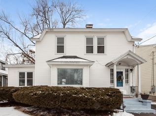 88 Blaine St, Springfield, MA 01108