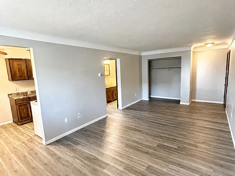 1630 Marion St #1 — Photo 14