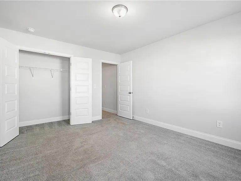 3831 Brookburn Park — Photo 22