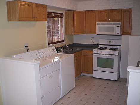 3rd image of 413 Westgate Dr