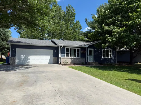 1340 Carriage Ln S, Cambridge, MN 55008