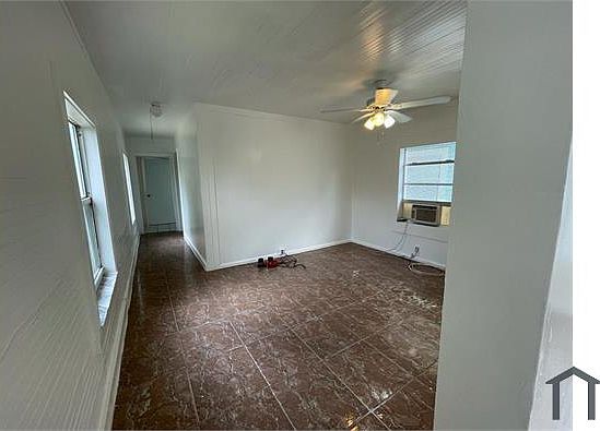 4th image of 713 4th St