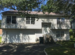 388 Woodlawn Avenue Ext, Bridgeport, CT 06606