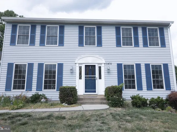 1431 Kingstream Dr, Herndon, VA 20170