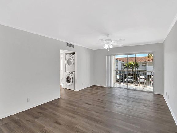 4th image of 2720 Forest Hills Blvd #202R