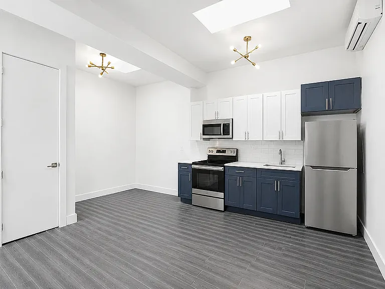 418 Rogers Ave #7 — Photo 3