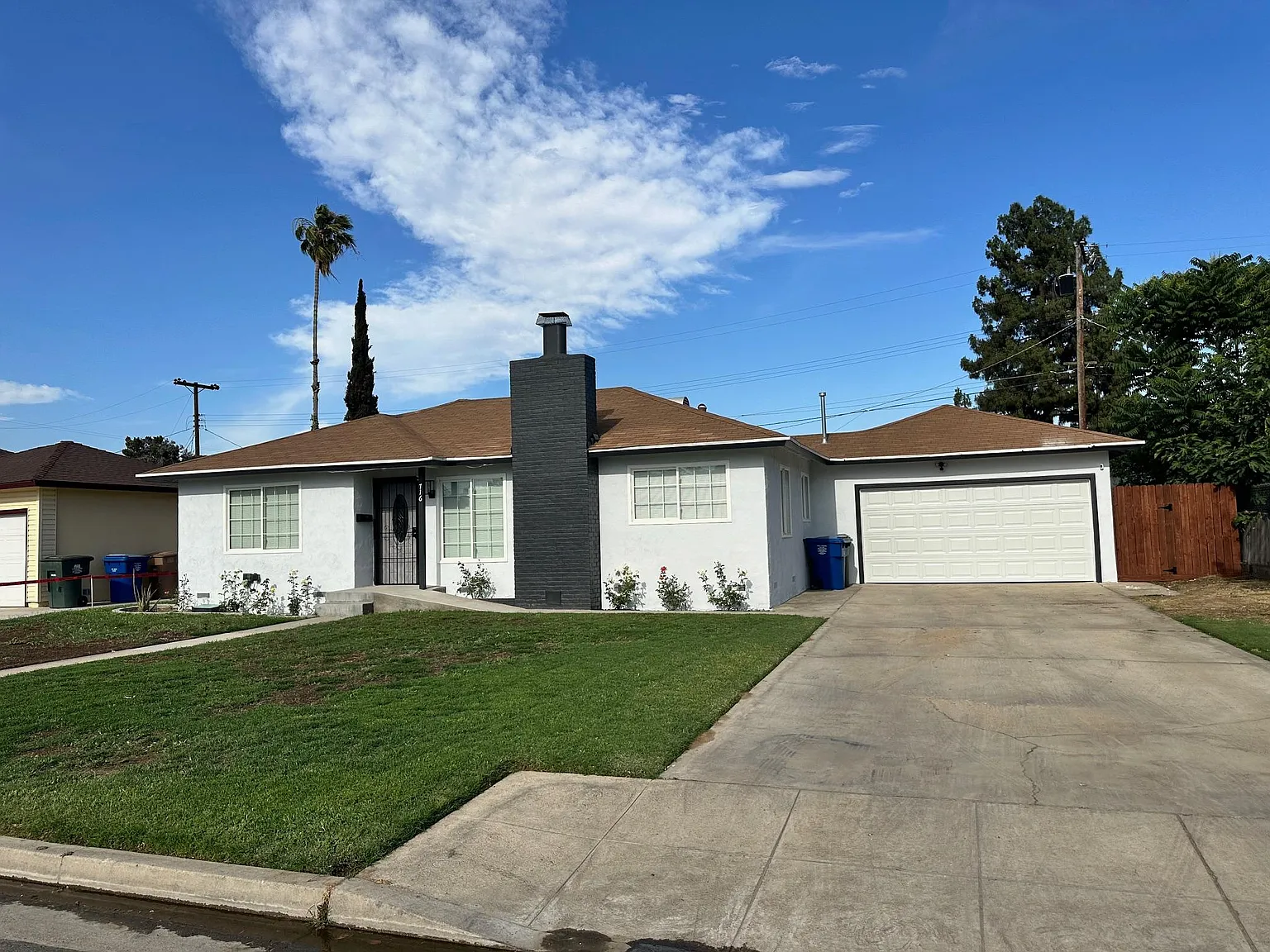 716 Cherokee Dr — Photo 1