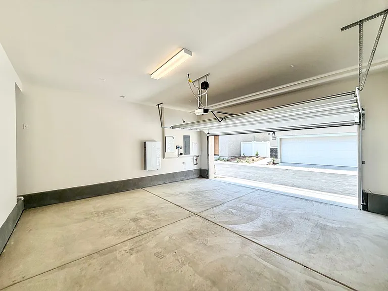 31404 Lolite Dr — Photo 37