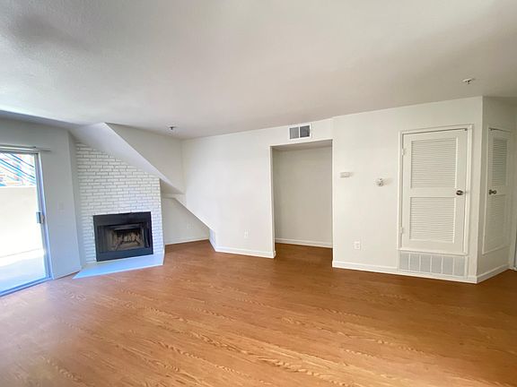 5th image of 1320 N Spurgeon St #A