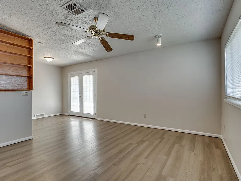 1805 Melody Dr — Photo 8