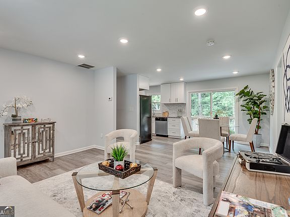 5th image of 6030 Ridge Dr SE