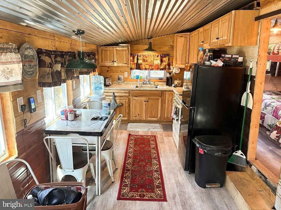 7th image of this home