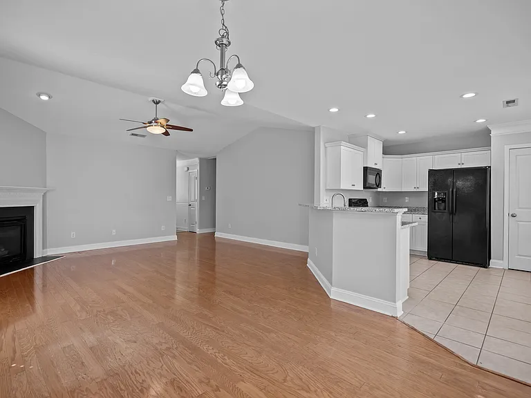 7203 Chipley Dr — Photo 3