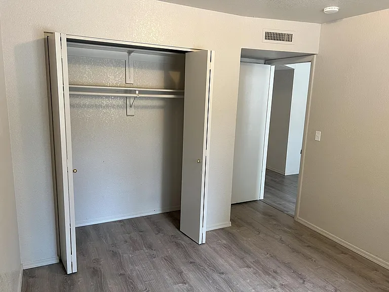1230 S Lone Tree Rd #B — Photo 8