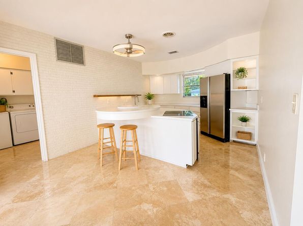 461 SW 54th Ave