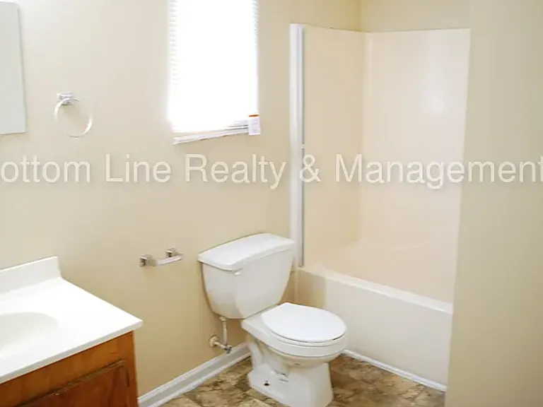1054 Mountain Crest Dr — Photo 11