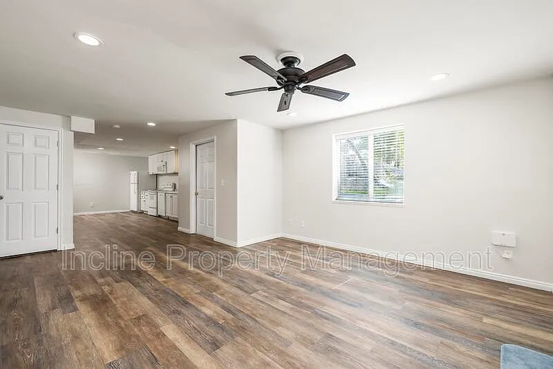 2 bed, 1.0 bath, 1200 sqft, $1,400 — Photo 2