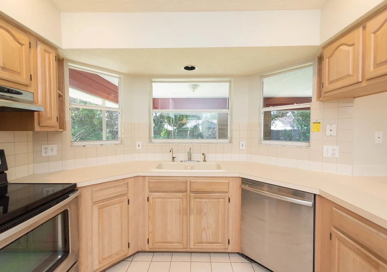 3/2 Home for Rent in Palm Bay Florida. New Rental Listing! — Photo 4