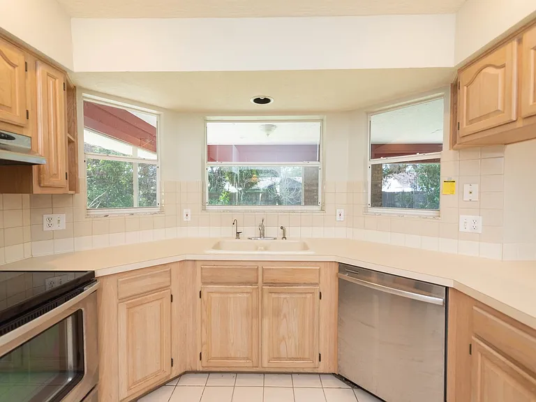 1236 Buffing Cir SE — Photo 4