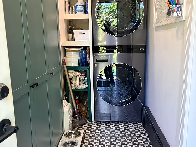 Laundry/pantry/mud room