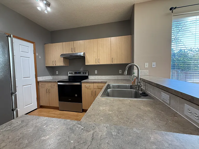 21421 SE Oak St — Photo 12