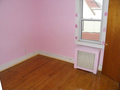 4th image of 262 W Greenwood Ave