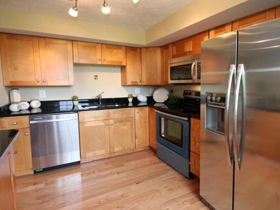 5th image of 3941 Plum Run Ct