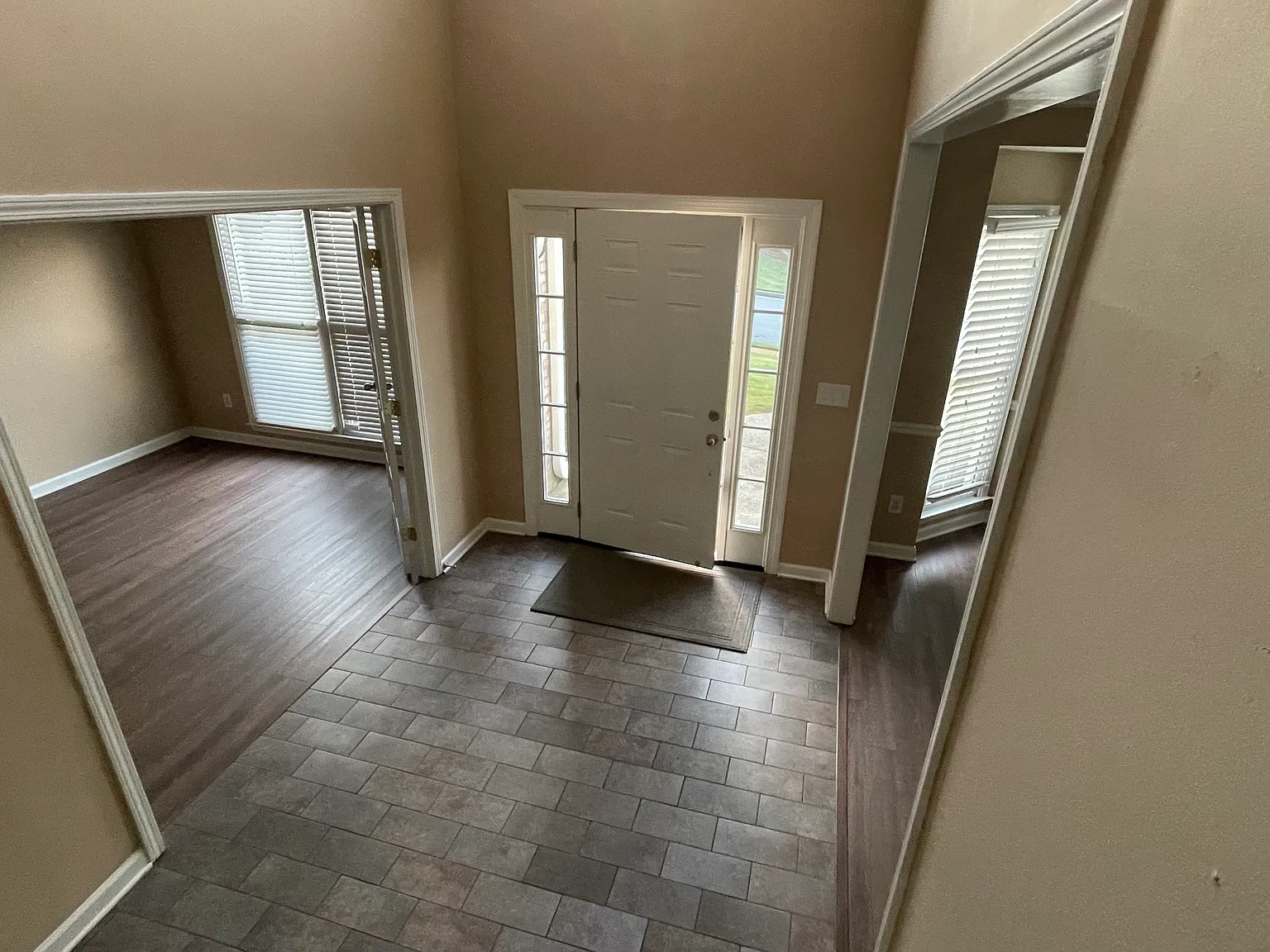 4 bed, 2.5 bath, 2428 sqft, $2,500 — Photo 3